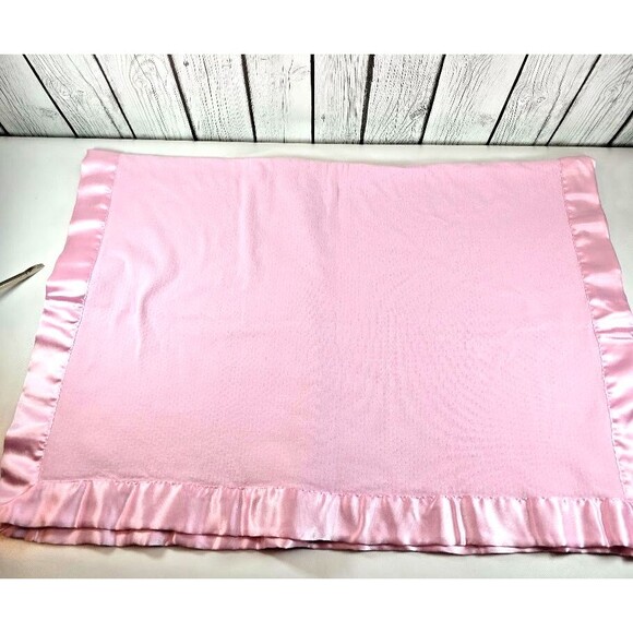 HTF  Disney Store Classic Pooh And Piglet Embroidered Pink Satin Baby Blanket - Picture 4 of 7